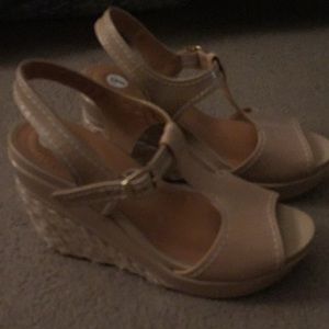 Nurture wedges size 7